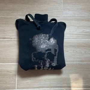 Gray sweatshirt with a gem skull